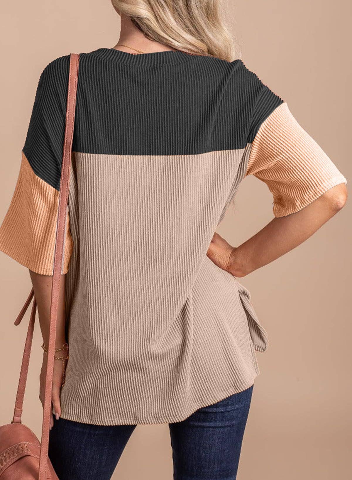 Crewneck Wavy Jacquard Colour-Block T-Shirt