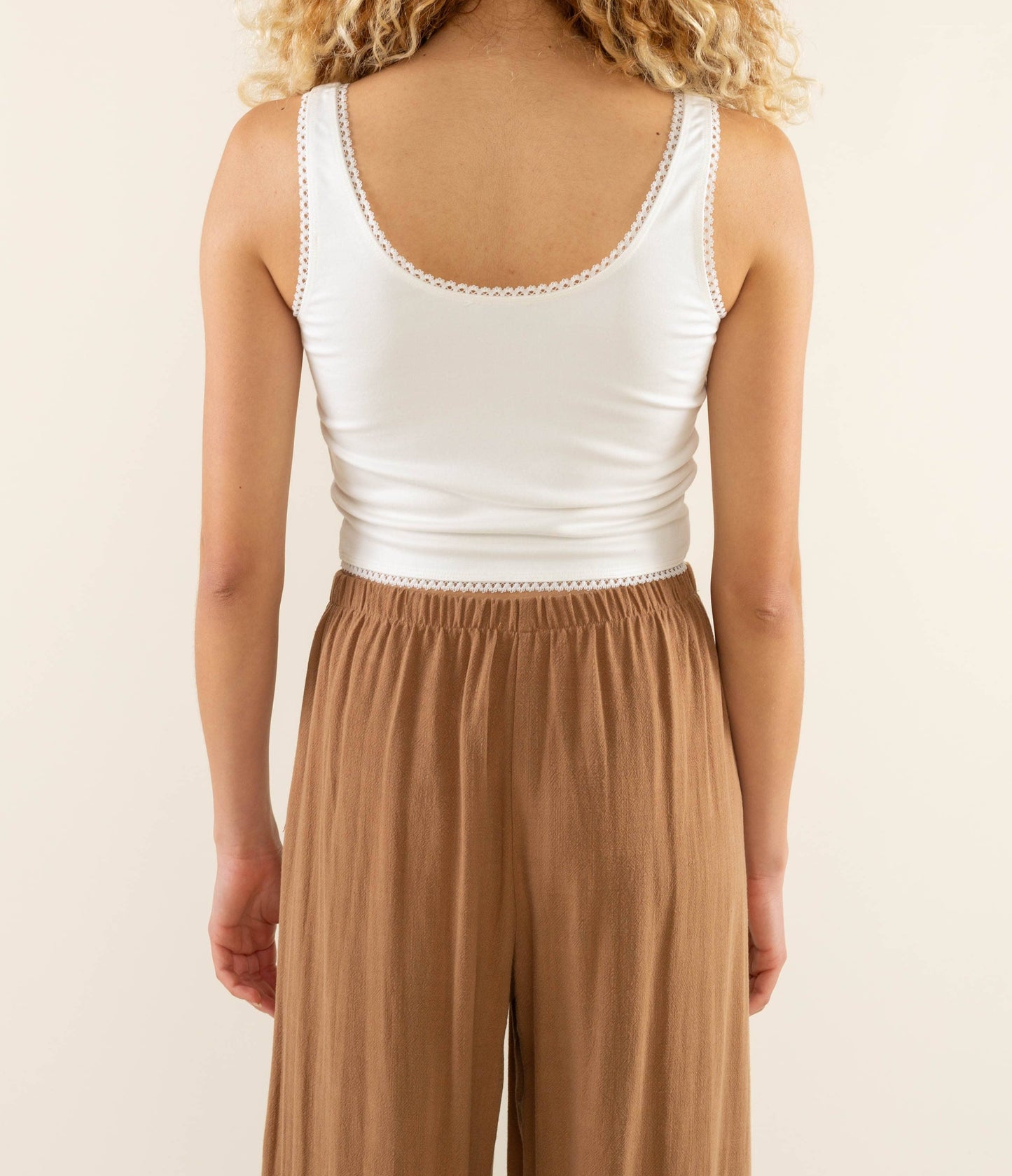Scallop Trim Crop Tank Top : Ivory
